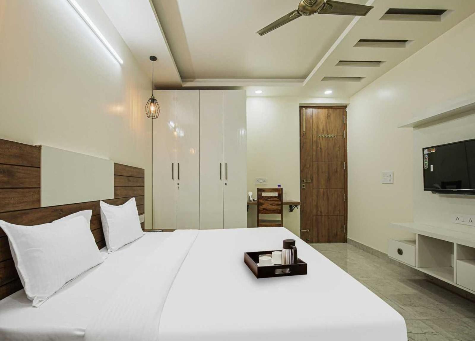 Hotel Maharaja Palace Gurgaon Bagian luar foto