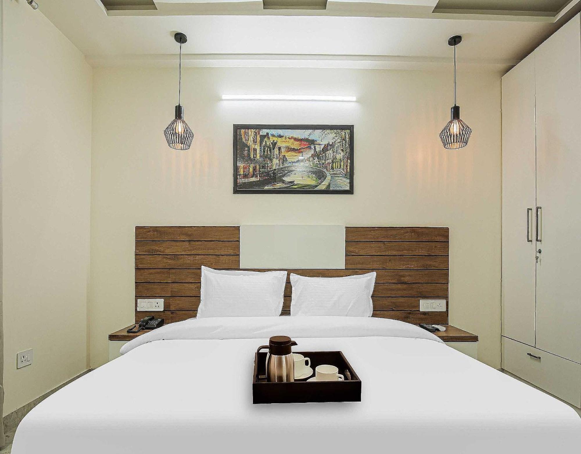 Hotel Maharaja Palace Gurgaon Bagian luar foto