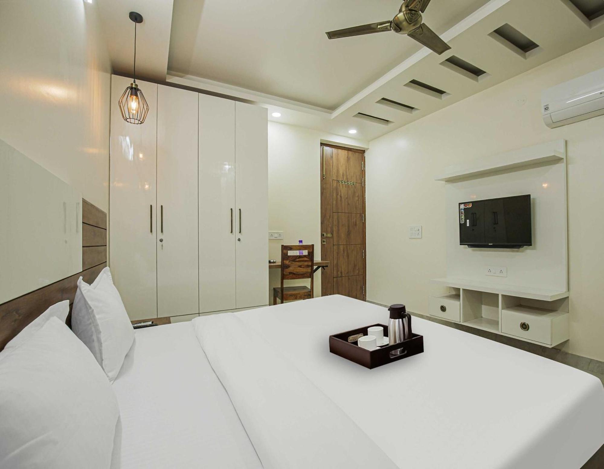 Hotel Maharaja Palace Gurgaon Bagian luar foto