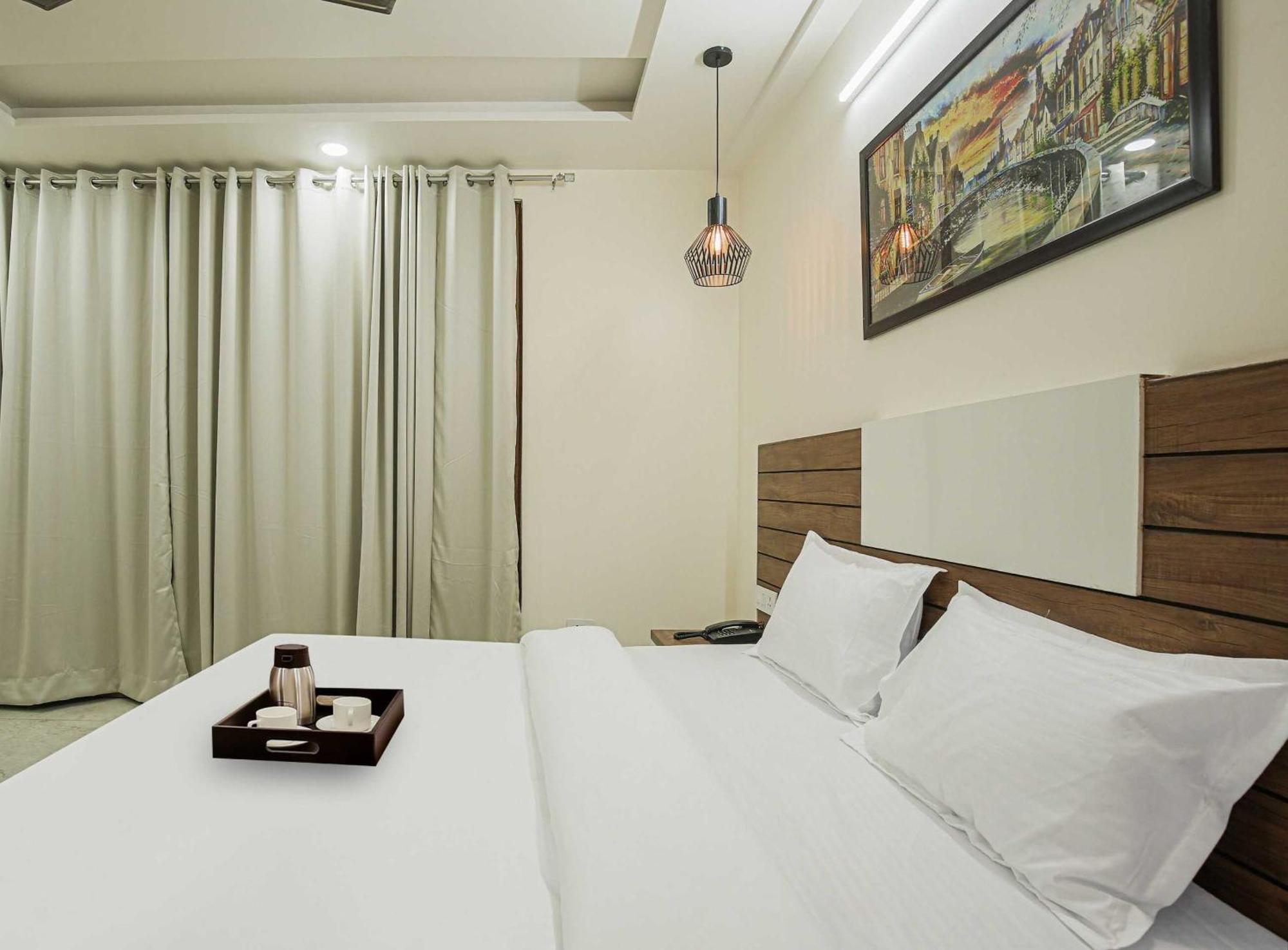Hotel Maharaja Palace Gurgaon Bagian luar foto