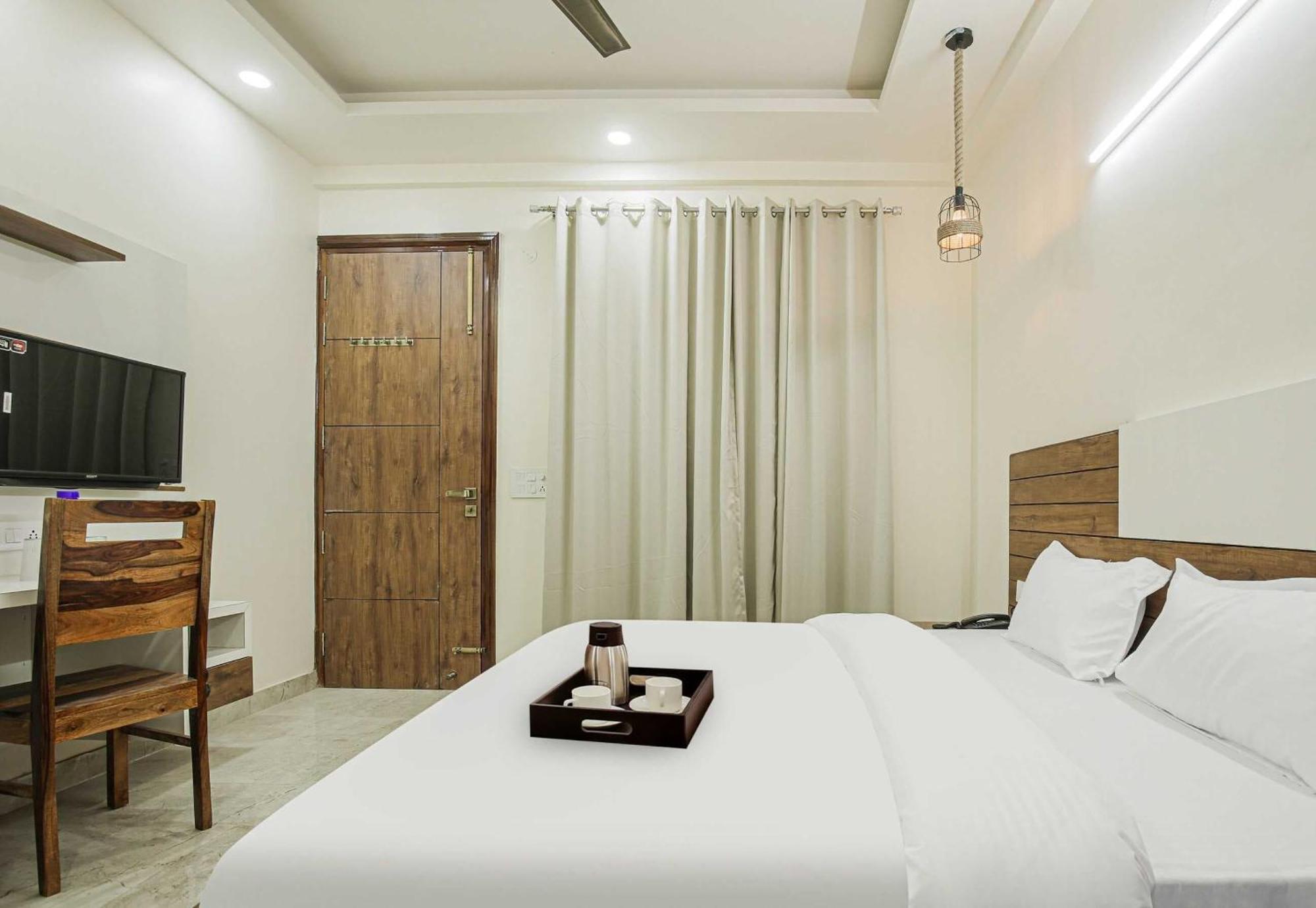 Hotel Maharaja Palace Gurgaon Bagian luar foto